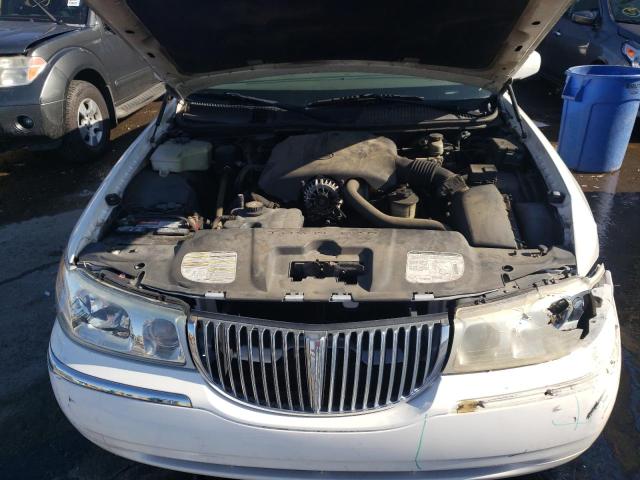 1LNHM81W1XY638290 - 1999 LINCOLN TOWN CAR EXECUTIVE WHITE photo 7