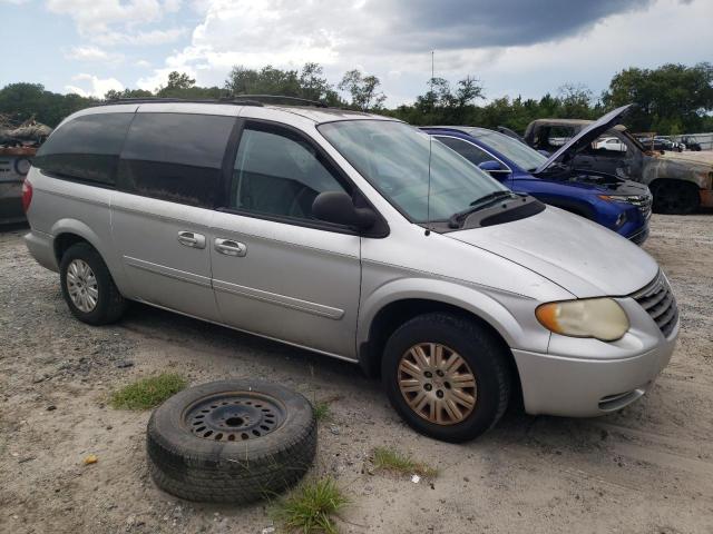 2C4GP44R35R446196 - 2005 CHRYSLER TOWN & CNT LX SILVER photo 4