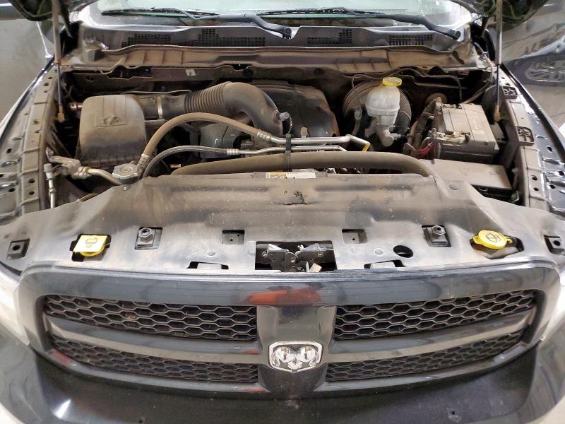 1C6RR6FT1JS325626 - 2018 RAM 1500 ST Чорний фото 11