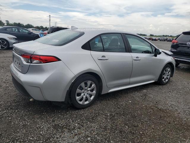 5YFB4MDE5SP238381 - 2025 TOYOTA COROLLA LE SILVER photo 3