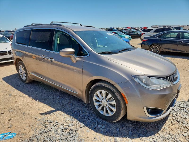 2C4RC1BG5HR569605 - 2017 CHRYSLER PACIFICA TOURING L TAN photo 4