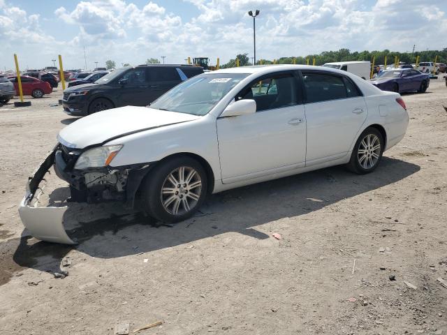 2005 TOYOTA AVALON XL, 