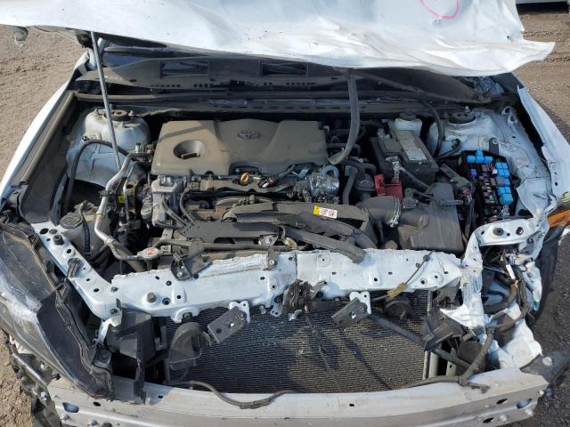 4T1G11AK5NU695072 - 2022 TOYOTA CAMRY SE WHITE photo 11