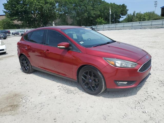 1FADP3K20GL332869 - 2016 FORD FOCUS SE RED photo 4