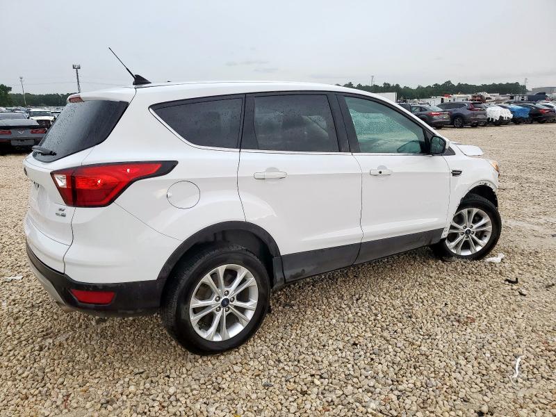 1FMCU9GD0KUB38403 - 2019 FORD ESCAPE SE Белый фото 3