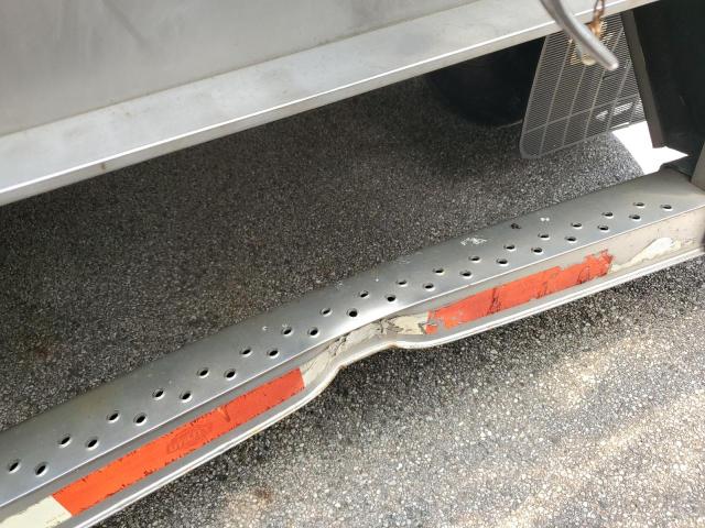 1UYVS2537BM114802 - 2011 UTILITY VS2RA თეთრი ფოტო 9