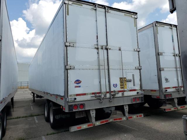 1UYVS2539BM114803 - 2011 UTILITY VS2RA WHITE photo 3