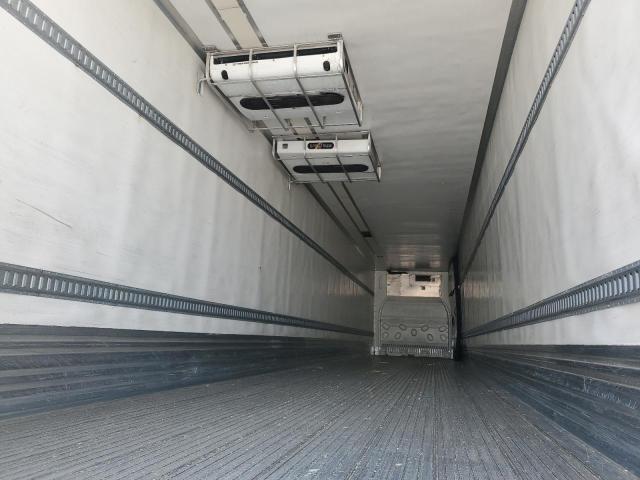 1UYVS2539BM114803 - 2011 UTILITY VS2RA WHITE photo 5