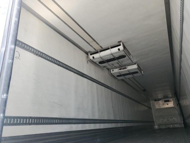 1UYVS2539BM114803 - 2011 UTILITY VS2RA WHITE photo 6