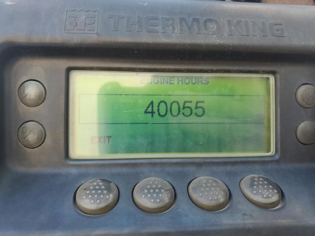 1UYVS2539BM114803 - 2011 UTILITY VS2RA WHITE photo 8