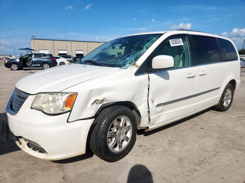 2013 CHRYSLER TOWN & COU TOURING, 
