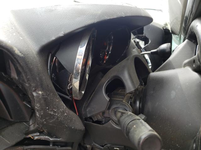 2A4RR8DG7BR796719 - 2011 CHRYSLER TOWN & COU TOURING L WHITE photo 22