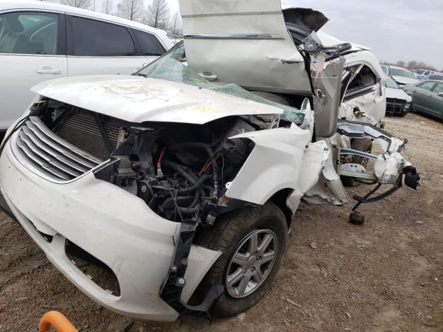 2A4RR8DG7BR796719 - 2011 CHRYSLER TOWN & COU TOURING L WHITE photo 4
