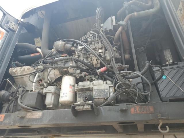 1UYVS2539BM114901 - 2011 UTILITY VS2RA თეთრი ფოტო 7