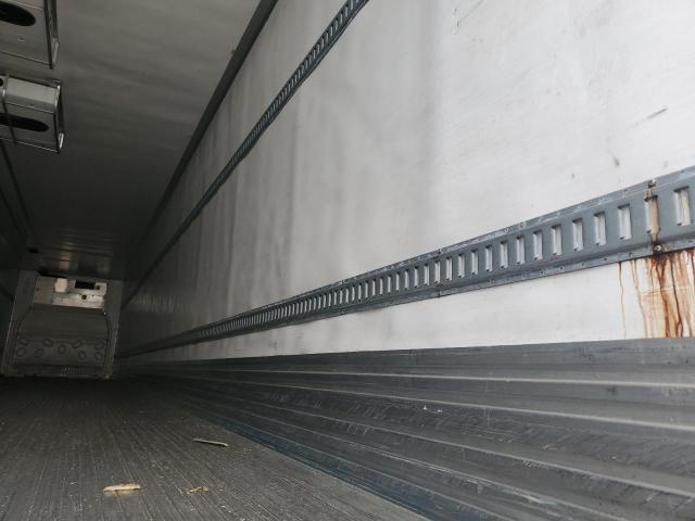 1UYVS2532BM114903 - 2011 UTILITY VS2RA WHITE photo 5