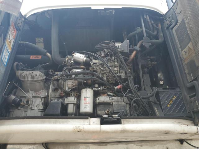 1UYVS2532BM114903 - 2011 UTILITY VS2RA WHITE photo 7