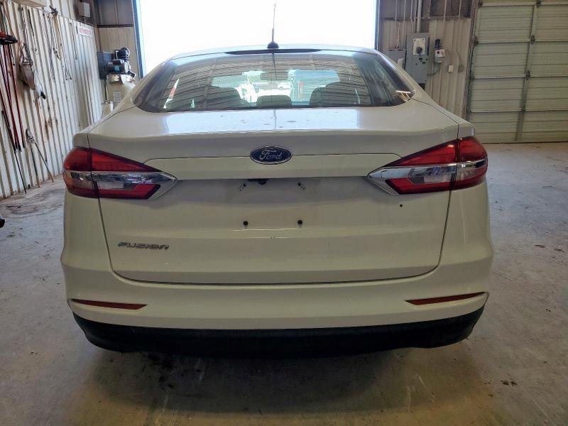 3FA6P0G7XKR250542 - 2019 FORD FUSION S WHITE photo 6