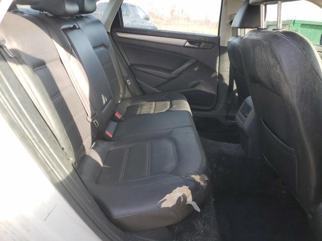 1VWAT7A36EC085653 - 2014 VOLKSWAGEN PASSAT S WHITE photo 19