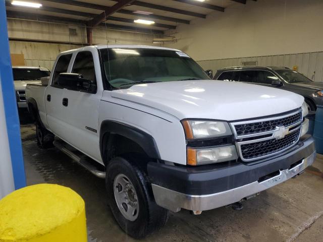 1GCHC23U57F131727 - 2007 CHEVROLET SILVERADO C2500 HEAVY DUTY WHITE photo 4