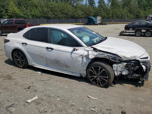 4T1B11HK2JU062345 - 2018 TOYOTA CAMRY L WHITE photo 4