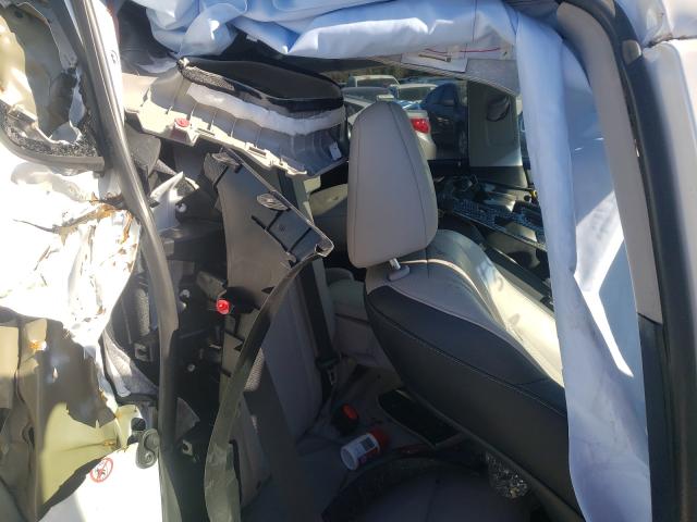 2T2BZMCAXKC206473 - 2019 LEXUS RX 350 BASE 白色 照片 6