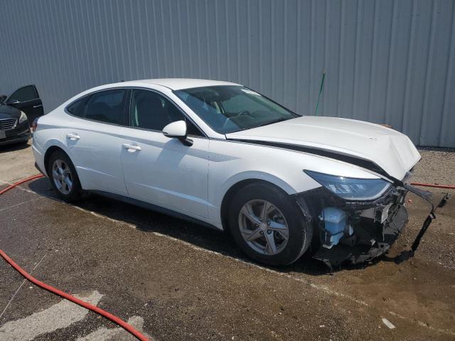 5NPEG4JA6NH150334 - 2022 HYUNDAI SONATA SE WHITE photo 4