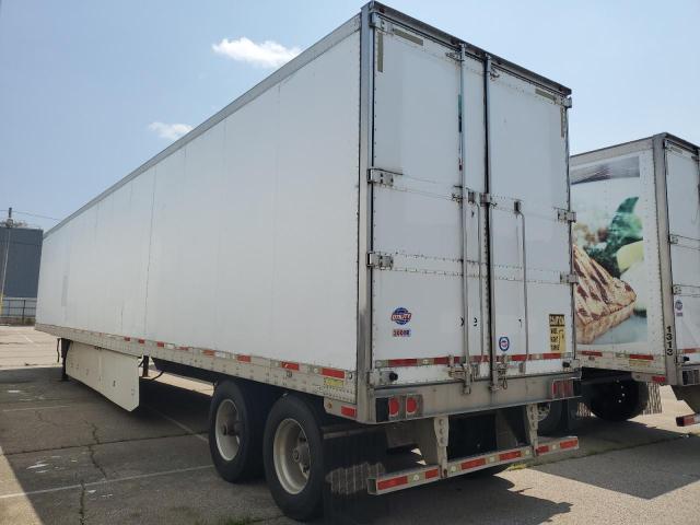 1UYVS2534CM431812 - 2012 UTILITY VS2RA WHITE photo 3