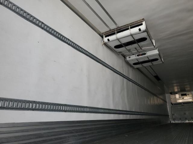 1UYVS2534CM431812 - 2012 UTILITY VS2RA WHITE photo 6