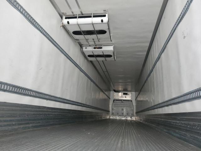 1UYVS2536CM431827 - 2012 UTILITY VS2RA WHITE photo 5