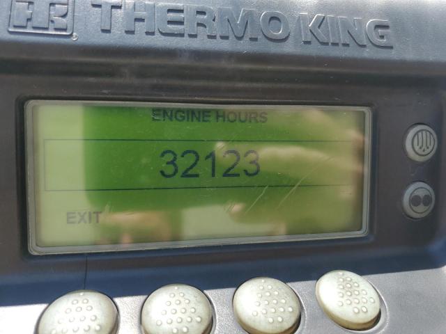 1UYVS2536CM431827 - 2012 UTILITY VS2RA WHITE photo 8