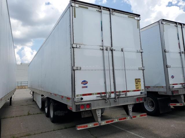 1UYVS2536CM431813 - 2012 UTILITY VS2RA WHITE photo 3