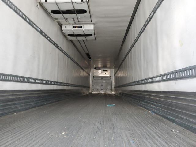 1UYVS2536CM431813 - 2012 UTILITY VS2RA WHITE photo 5