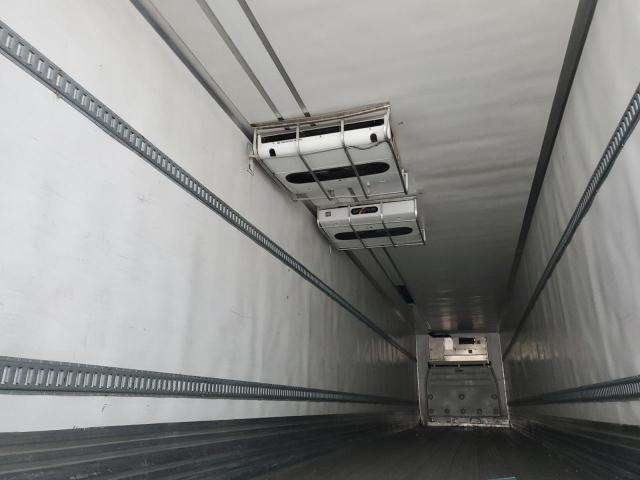 1UYVS2536CM431813 - 2012 UTILITY VS2RA WHITE photo 6