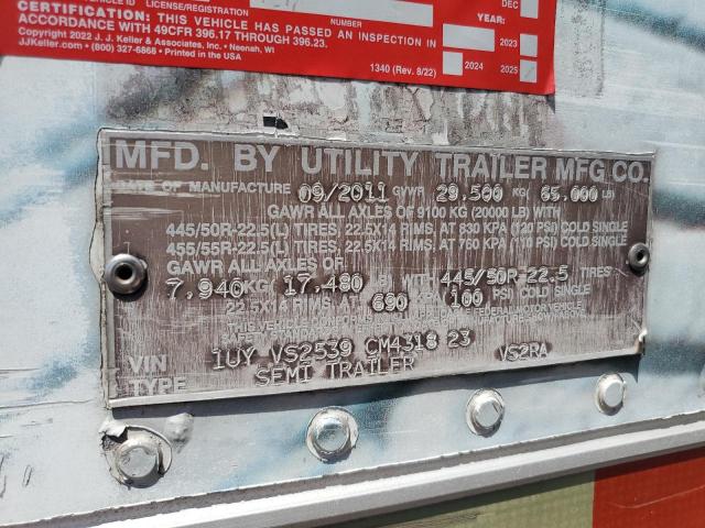 1UYVS2539CM431823 - 2012 UTILITY VS2RA WHITE photo 10