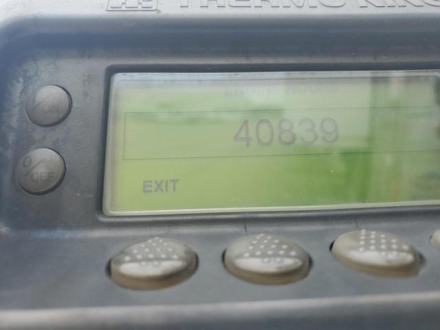 1UYVS2538CM431814 - 2012 UTILITY VS2RA WHITE photo 8