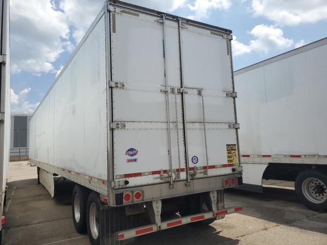 1UYVS2537CM431819 - 2012 UTILITY VS2RA WHITE photo 3