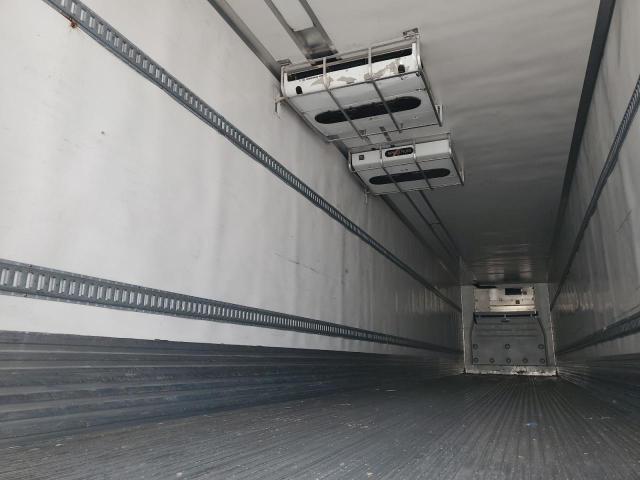 1UYVS2537CM431819 - 2012 UTILITY VS2RA WHITE photo 6