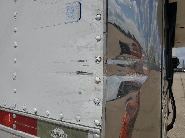 1UYVS2537CM431819 - 2012 UTILITY VS2RA WHITE photo 9