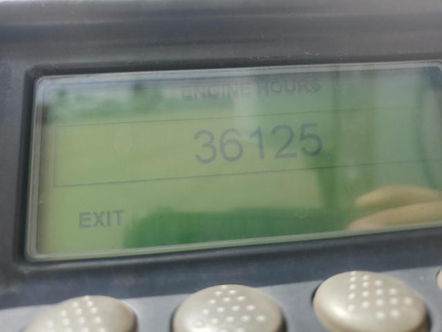 1UYVS2533CM431817 - 2012 UTILITY VS2RA Blanc photo 8