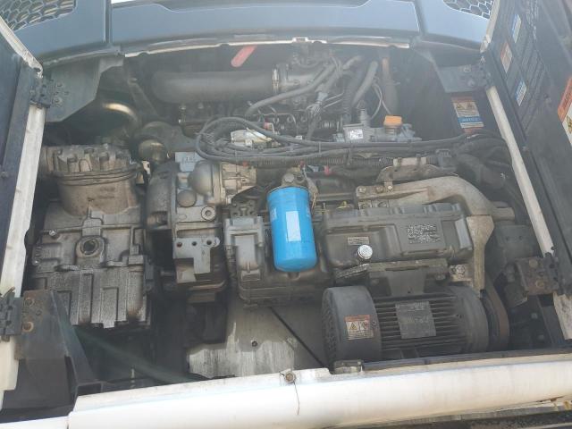 1UYVS2535CM431818 - 2012 UTILITY VS2RA WHITE photo 7