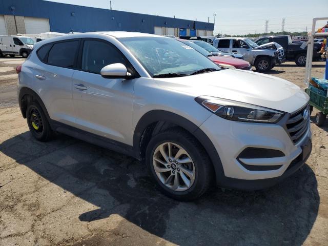 KM8J23A45GU252844 - 2016 HYUNDAI TUCSON SE SILVER photo 4