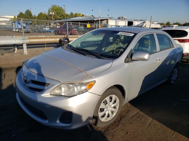 2T1BU4EE9DC996483 - 2013 TOYOTA COROLLA BASE SILVER photo 2