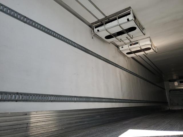 1UYVS253XCM431815 - 2012 UTILITY VS2RA WHITE photo 6