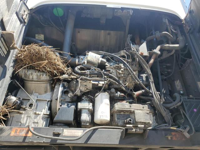 1UYVS253XCM431815 - 2012 UTILITY VS2RA WHITE photo 7