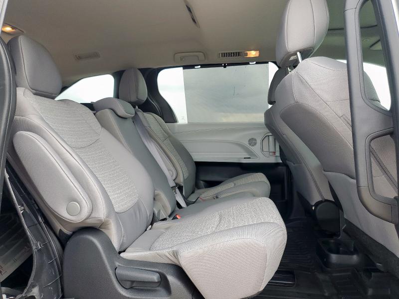5TDBRKEC0SS255230 - 2025 TOYOTA SIENNA LE GRAY photo 11