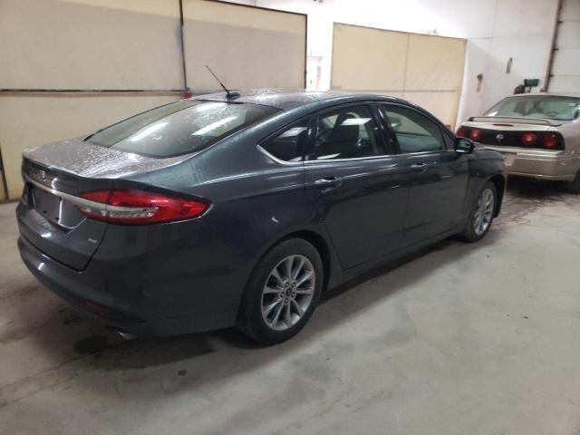 3FA6P0H73HR395428 - 2017 FORD FUSION SE GRAY photo 3