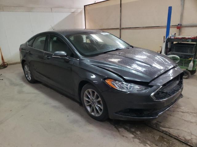 3FA6P0H73HR395428 - 2017 FORD FUSION SE GRAY photo 4