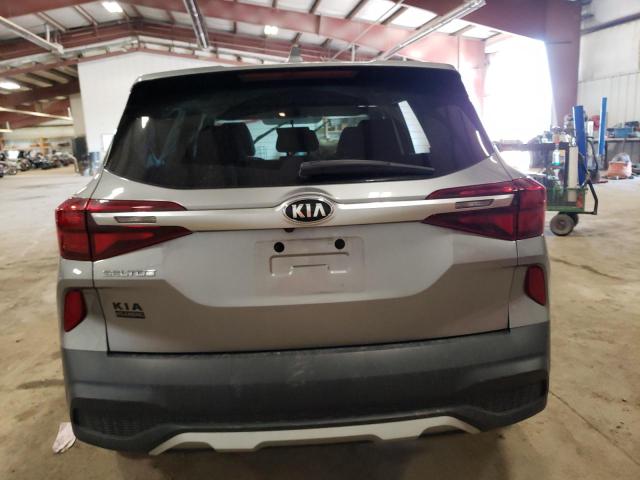 KNDEPCAA6M7213333 - 2021 KIA SELTOS LX SILVER photo 6