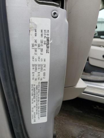 2A8HR54P78R749532 - 2008 CHRYSLER TOWN & COU TOURING SILVER photo 13