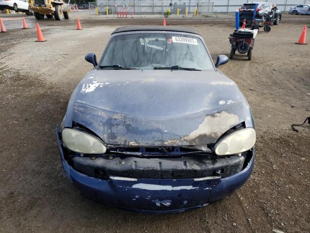 JM1NB353X20223640 - 2002 MAZDA MX-5 MIATA BASE BLUE photo 5